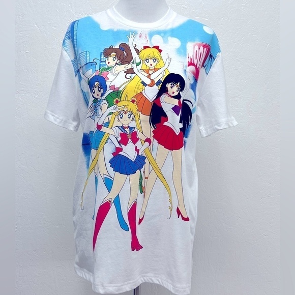 SAILOR Moon Graphic T-Shirt - Picture 1 of 6